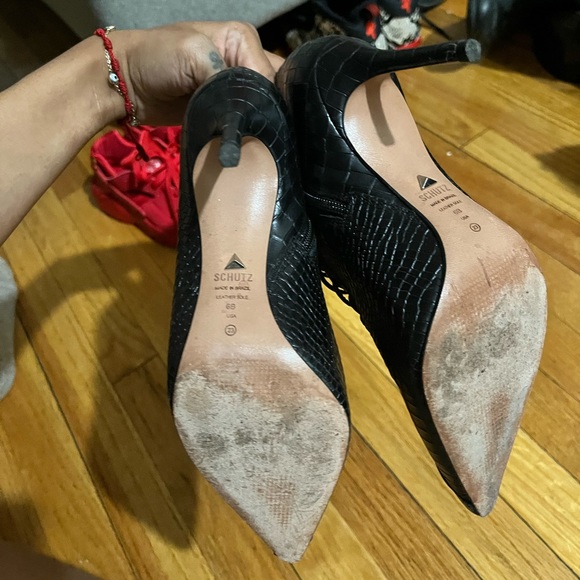 Booties, size 6, great condition. - Picture 2 of 3